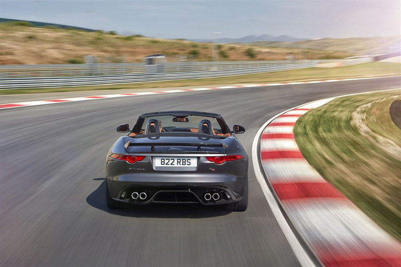 Illustration for article titled Jaguar F-Type SVR Will Hit 200 MPH For $126,000